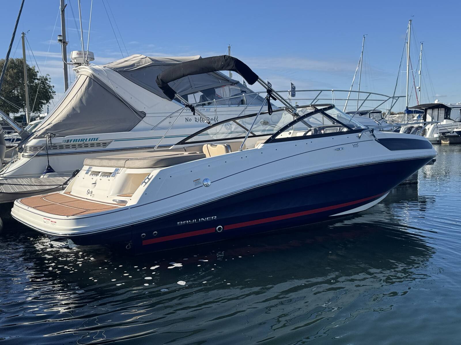 Bayliner VR5 — photo 1