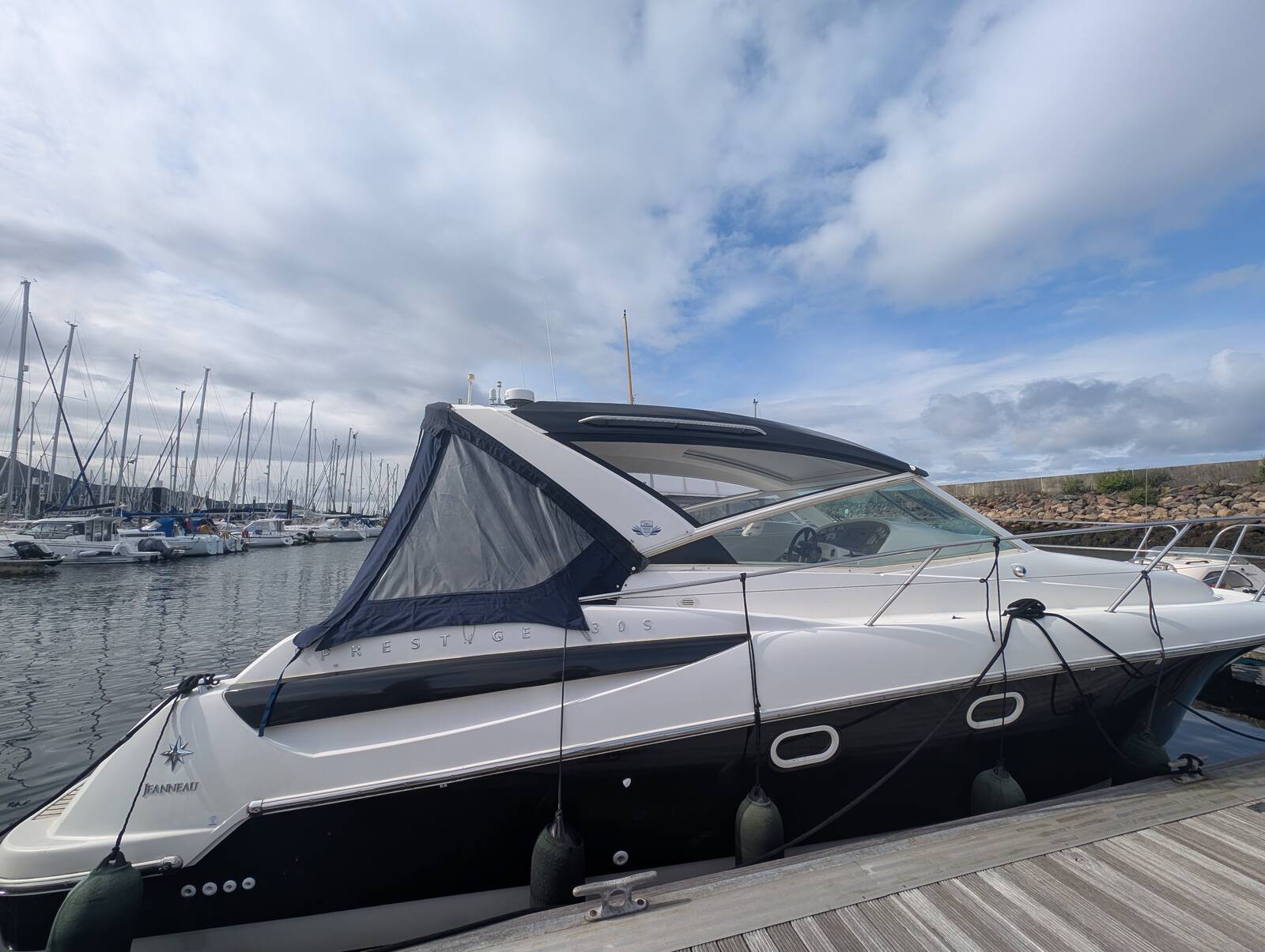 Prestige 30S — photo 1
