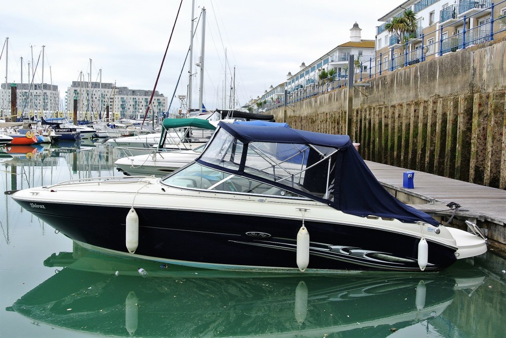 Sea Ray 220 Sunsport — photo 1