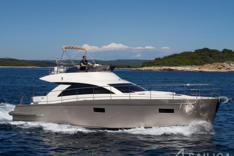 Custom Built Cyrus 13.8 Flybridge — photo 1