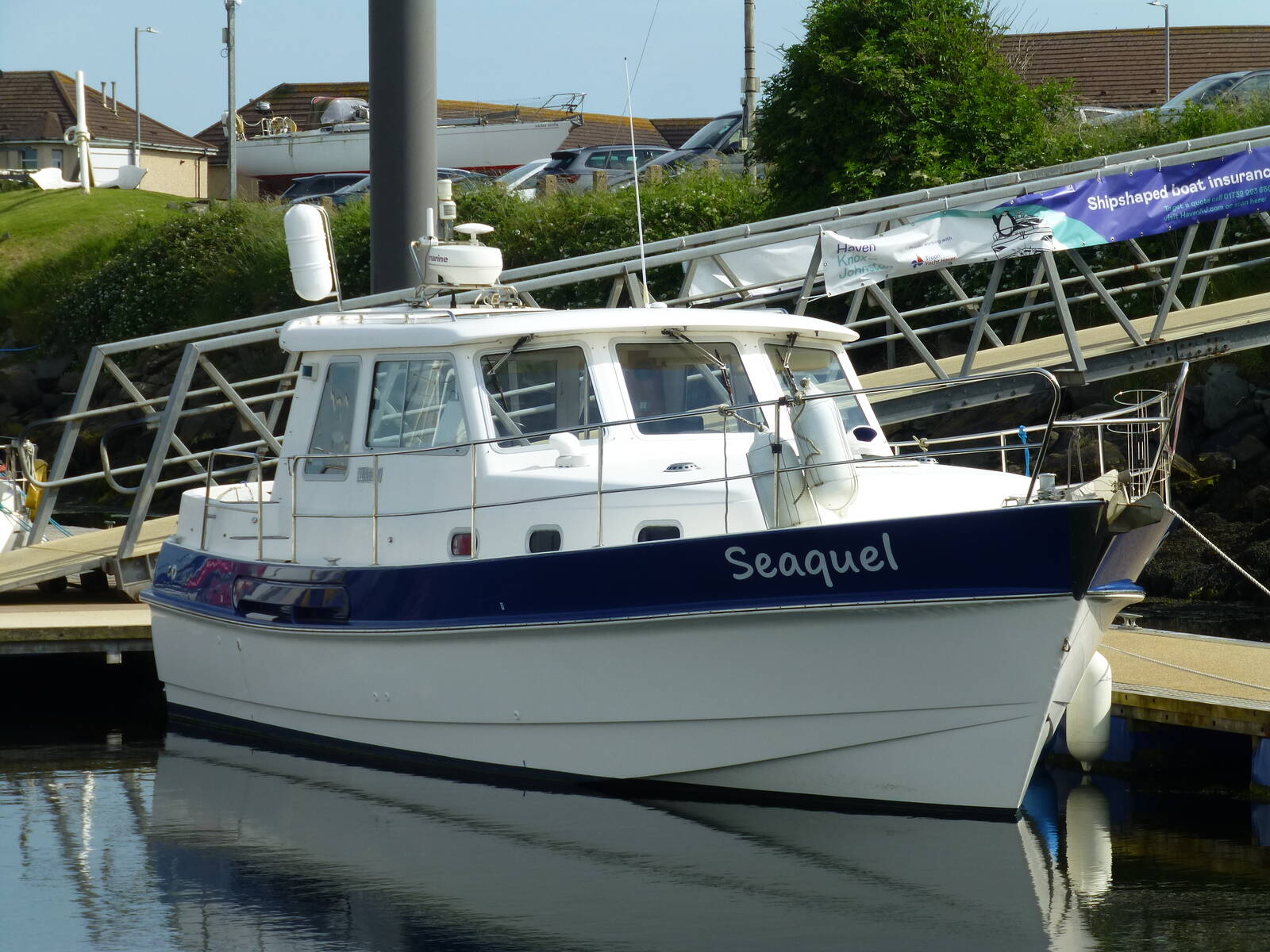 Hardy Marine 32 Commander — photo 1
