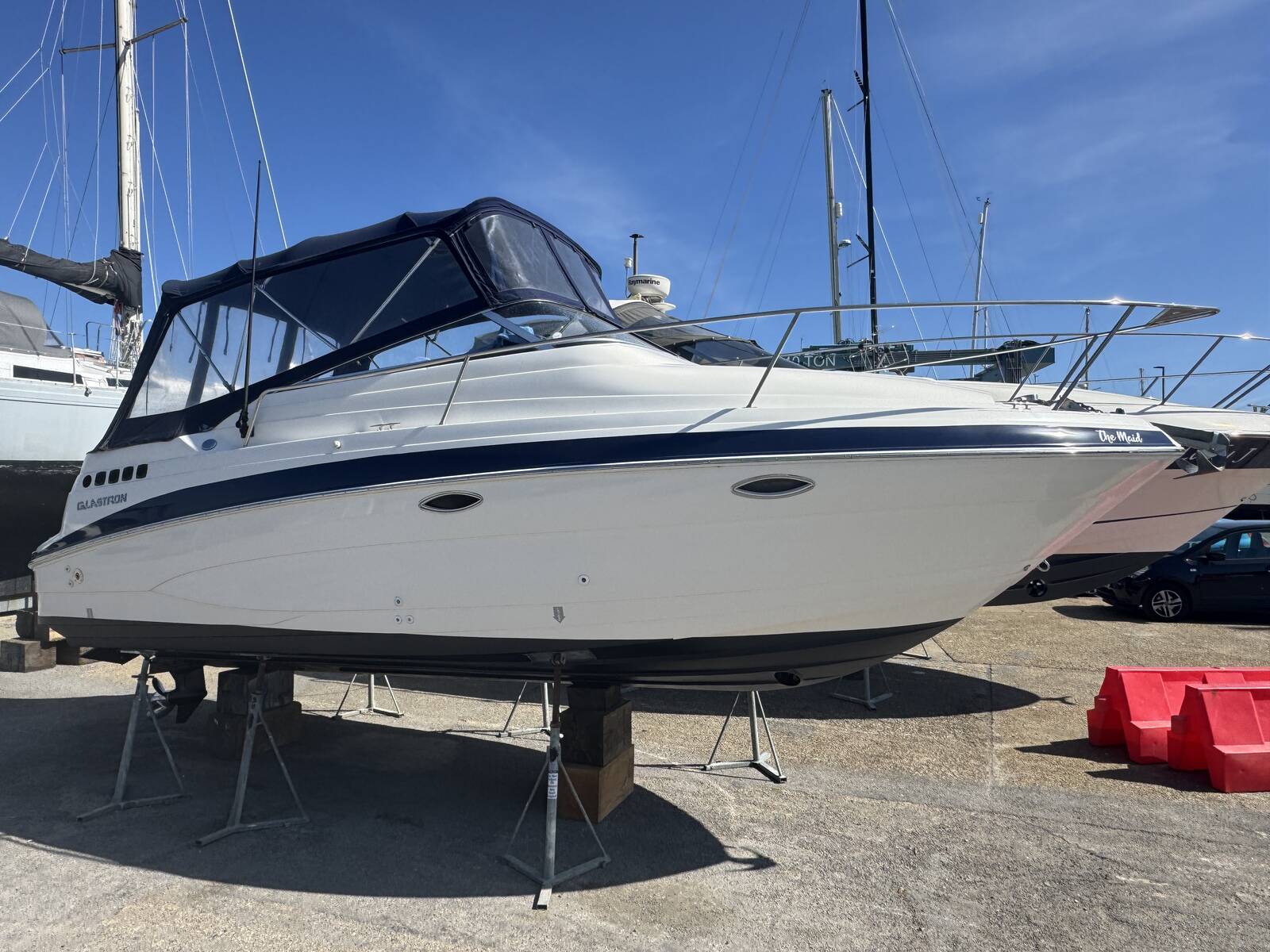 Glastron GT 249 — photo 1