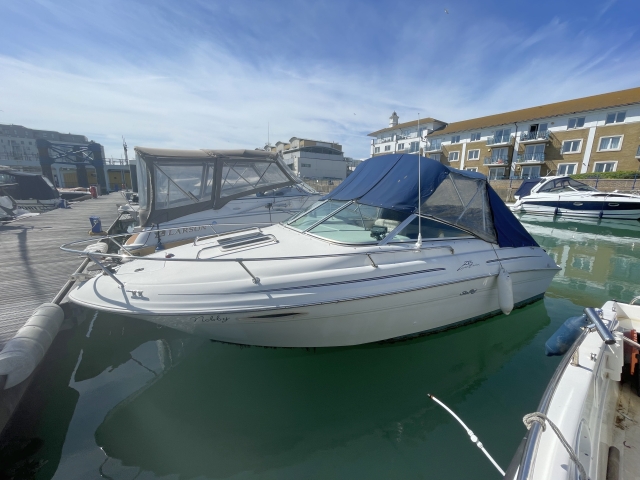 Sea Ray 215 Express Cruiser — photo 1