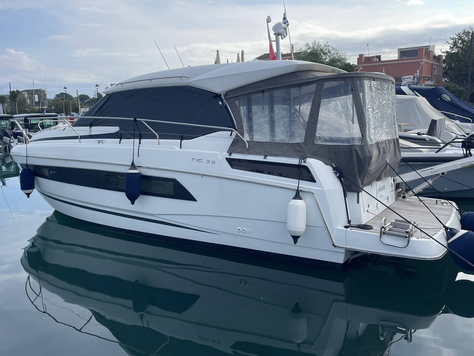 Jeanneau NC 33 — photo 1