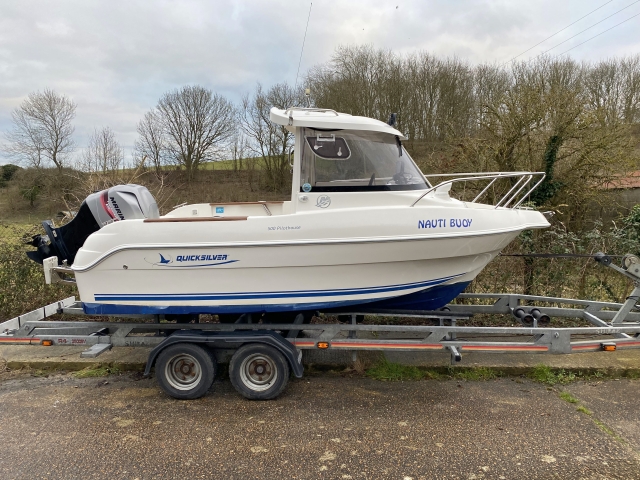 Quicksilver 500 Pilothouse — photo 1