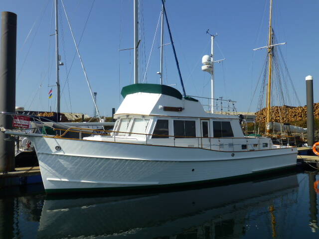 Grand Banks 42 — photo 1