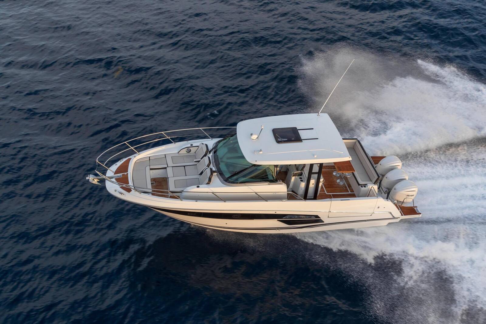 Jeanneau Cap Camarat 12.5 WA — photo 1