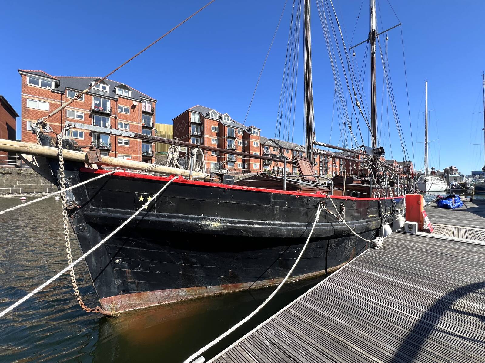 Gaff-Rigged Schooner — photo 1