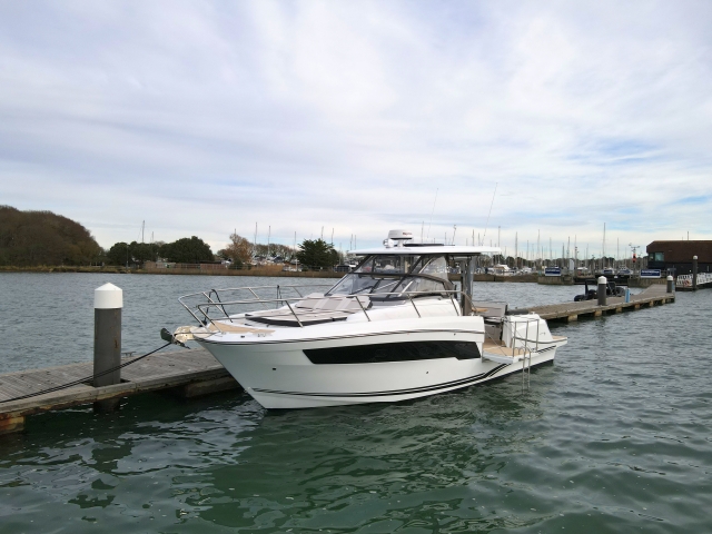 Jeanneau Cap Camarat 10.5 WA Series 2 (New) — photo 1