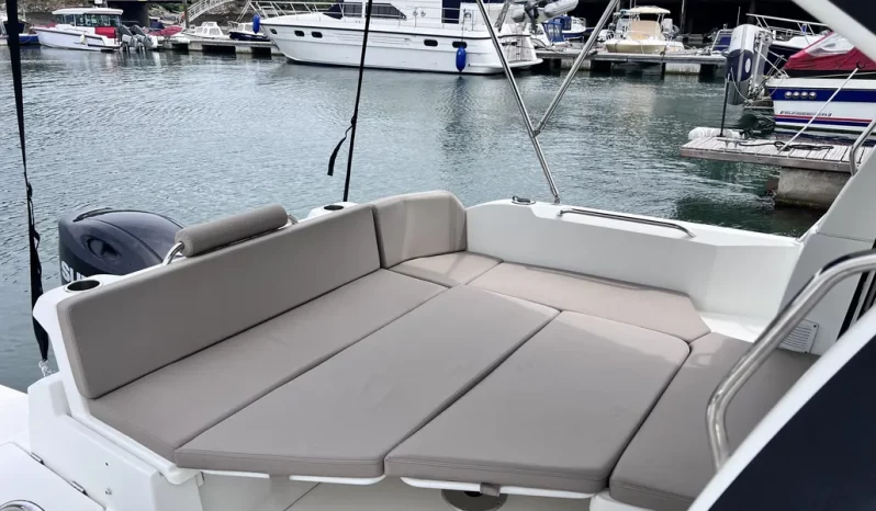 
								2016 Beneteau Antares 8 full									